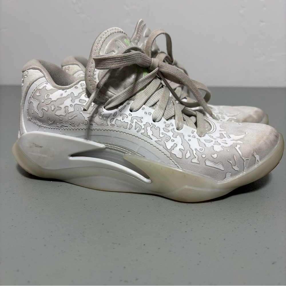 Jordan Zion 3 Athletic Basketball Shoes Sneakers Youth Size 4Y Boys DV3869-103